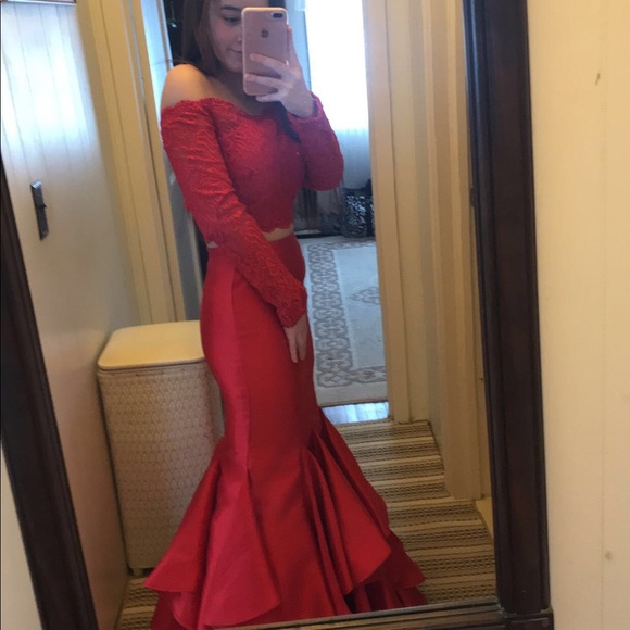 Red prom dress - Picture 2 of 3